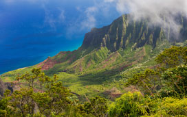 A view of the Kalalau Valley from the top of Waimea Canyon. Paul Langereis/Shutterstock hawaii-kauai