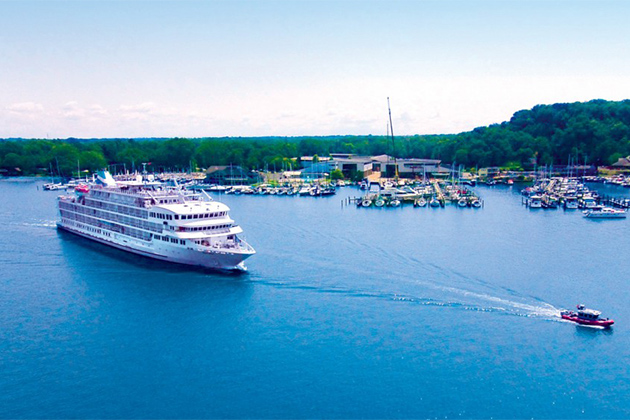 Pearl Seas' Pearl Mist (Photo: Pearl Seas Cruises) Pearl Mist at sea