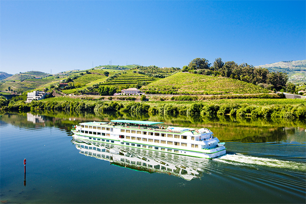 Europe River cruise (Photo: PHB.cz (Richard Semik)/Shutterstock) River Cruise