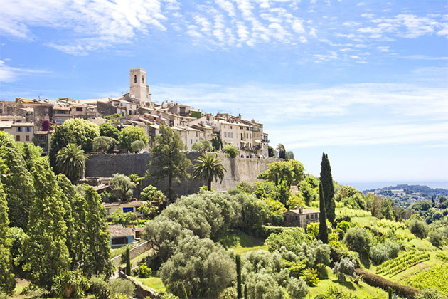 Saint-Paul de Vence (Photo: Giancarlo Liguori/Shutterstock) Panoramic shot of Sait Paul de Vence