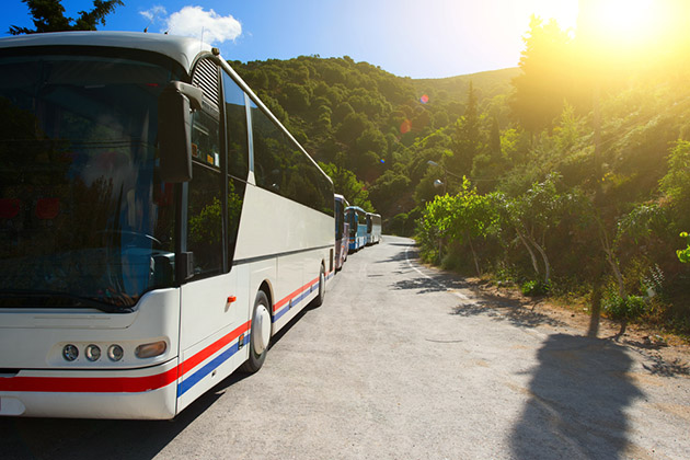 Coach Bus on the Road (Photo: Krivosheev Vitaly/ Shutterstock) Coach Bus on the Road