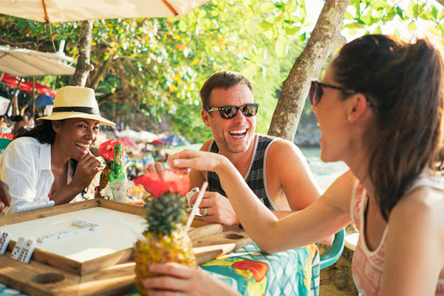 Making Friends with Fellow Passengers (Photo: Fathom) Traveling with Friends