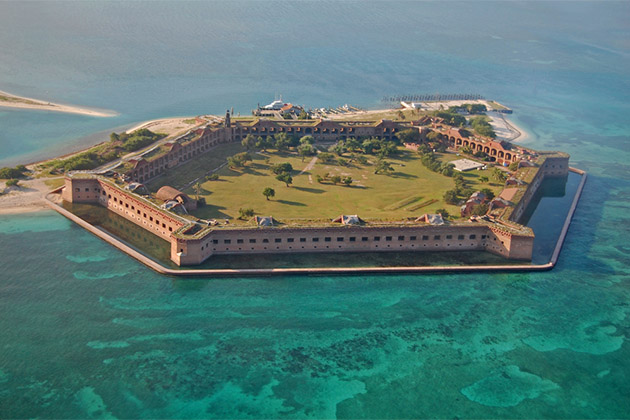 Dry Tortugas National Park (Photo: Deatonphotos/Shutterstock) Dry Tortugas National Park