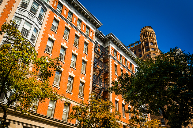 Brownstone buildings in Brooklyn Heights(photo: Jon Bilous/Shutterstock) Brownstone homes in Brooklyn Heights