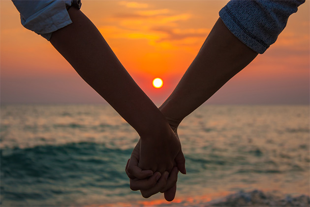 Best lines for gay and lesbian couples (Photo: brickrena/Shutterstock) Jupina Amour