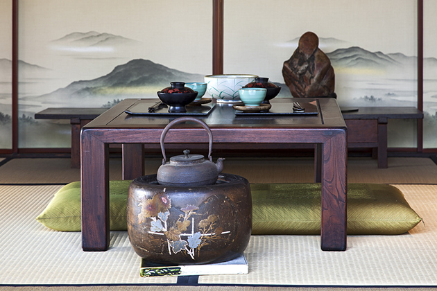 Shoes are not permitted in most dining venues, or on tatami flooring (KENNY TONG/Shutterstock) tatami flooring