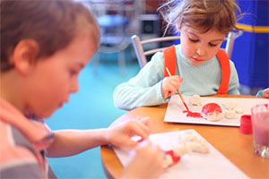 Kids' activities on offer include favorites such as arts and crafts (photo: Pavel L Photo and Video/Shutterstock) Kids' arts and crafts