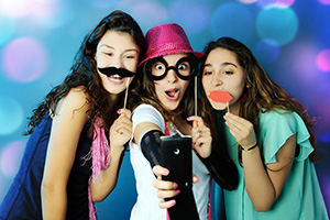 Costume Selfie - View Apart/Shutterstock silly selfie