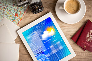 Checking the weather before departure (photo: Lucky Business/Shutterstock) Checking the weather