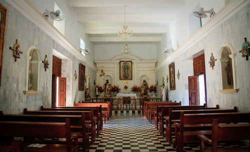Interior shot down the aisle of the El Quelite Church in Mexico (photo: Steve Heap/Shutterstock) El Quelite