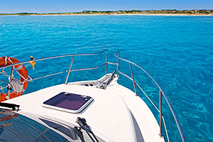 holbox/Shutterstock cruise-sunburn-tender-boat-sunscreen