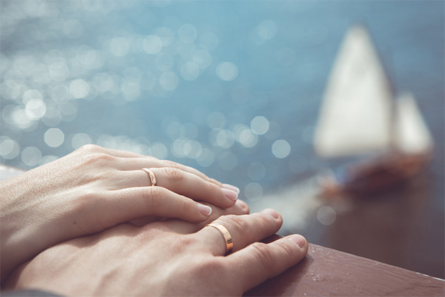 Celebrate an anniversary with a cruise vacation (photo: M_Orlataya/Shutterstock) Married couple on a cruise