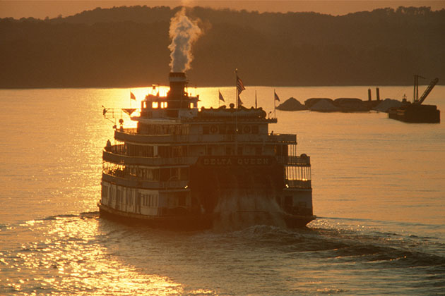 The Delta Miss Queen steamboat on the Mississippi River (photo: Joseph Sohm/Shutterstock) Delta Miss Queen steamboat