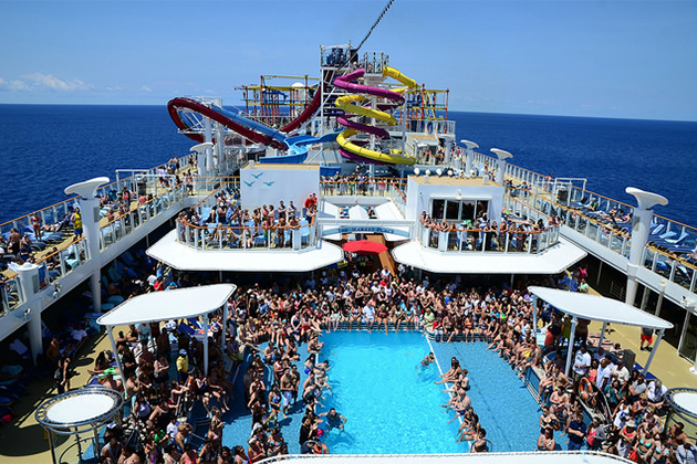 Norwegian Breakaway Top Deck (photo: slgckgc/Flickr) Norwegian Breakaway Top Deck
