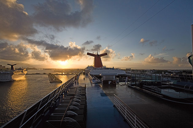 Carnival Splendor (photo: Carnival Cruise Line) Carnival Splendor