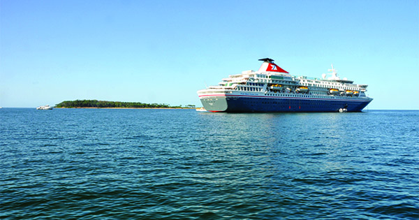Balmoral (Photo: Fred. Olsen) Balmoral at sea