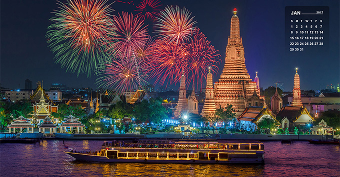 Bangkok's Wat Arun on New Years (Photo: PK.Inspiration_06/Shutterstock.com) Wat arun and cruise ship in night time under new year celebration, Bangkok city ,Thailand