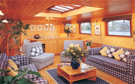 Belmond Hirondelle - A French Country Inspired Salon Belmond Hirondelle - A French Country Inspired Salon