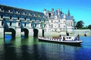 Nymphea - Cruising on the Upper Loire Nymphea - Cruising on the Upper Loire