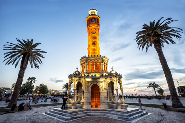 Izmir, Turkey (Photo: Mehmet Cetin/Shutterstock.com) Izmir, Turkey