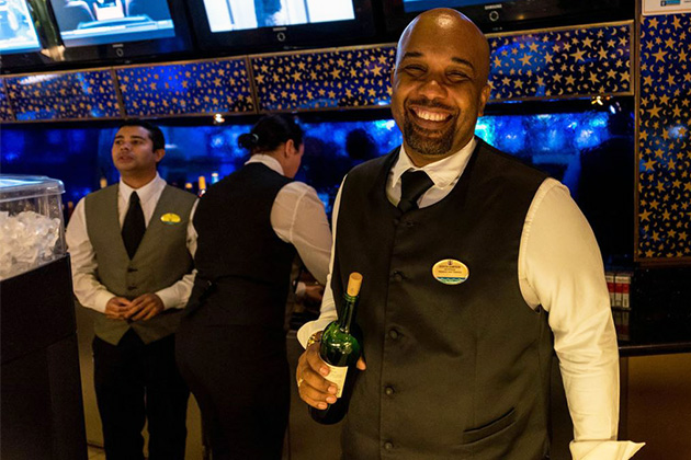 Casino crew on Rhapsody of the Seas (Photo: Cruise Critic) Casino bar crew member on Rhapsody of the Seas