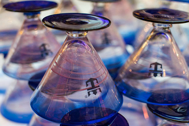 Drinking glasses in the Royal Promenade on Oasis of the Seas