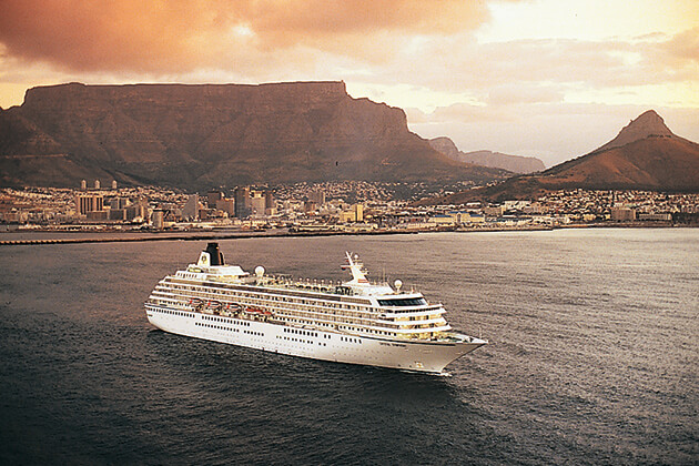 Crystal Symphony in Cape Town (Photo: Crystal Cruises) Crystal Symphony in Cape Town