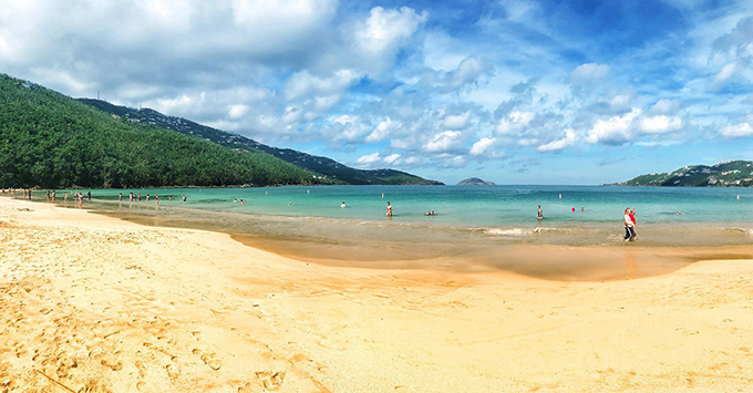 Beach day at Magen's Bay (Photo: Gina Kramer) Beach day at Magen's Bay
