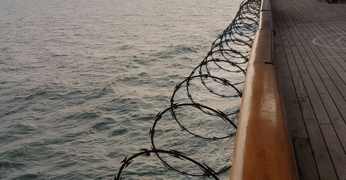 Fred. Olsen Black Watch (Photo: Danielle Fear) Razor Wire on Promenade Deck Fred. Olsen Black Watch