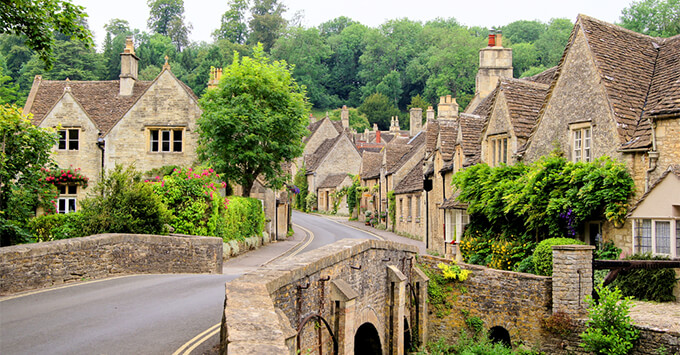 English Cotswolds (Photo: JeniFoto/Shutterstock.com) English Cotswolds